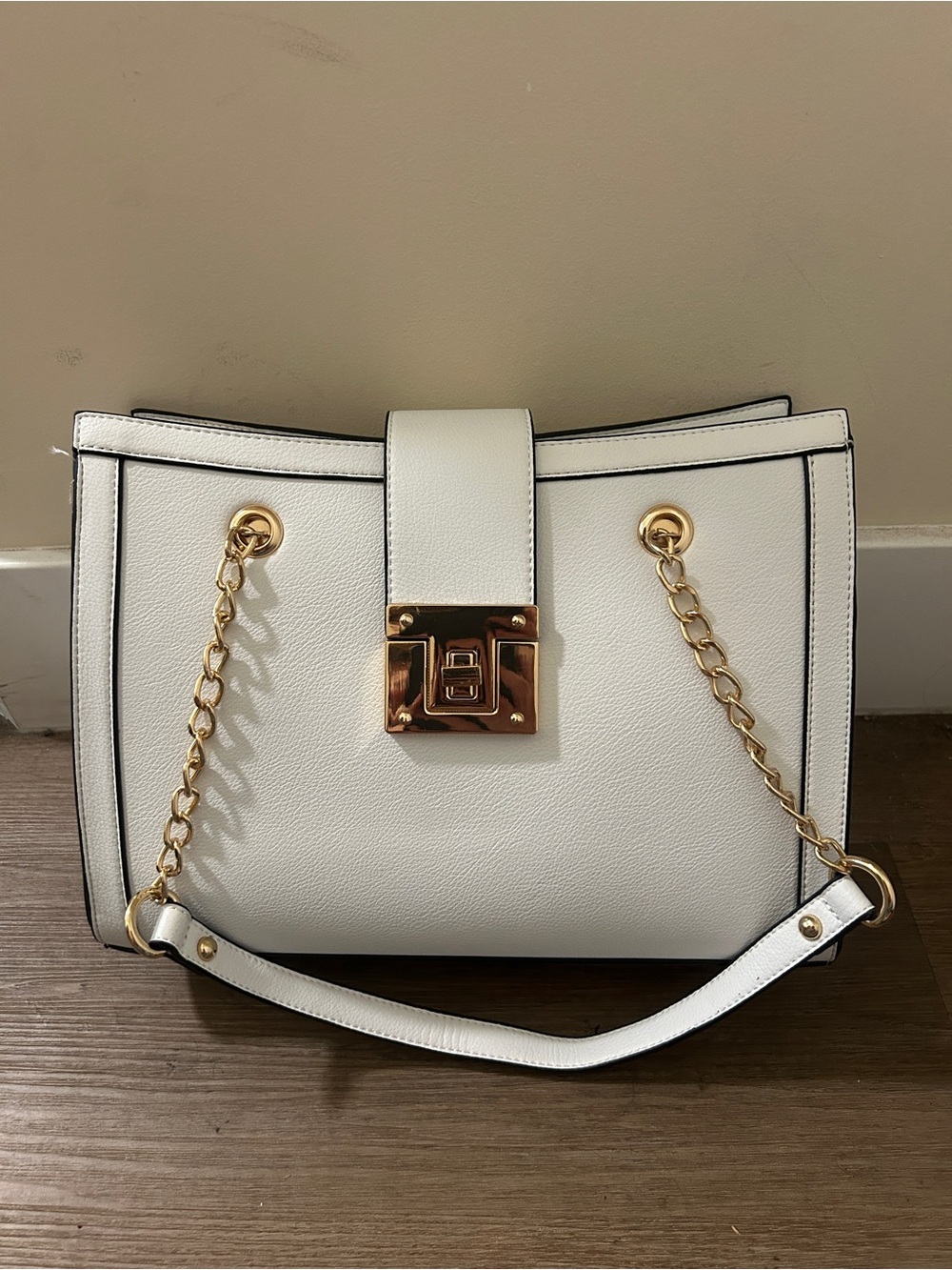 Calvin Klein White Shoulder Bag with Gold Chain and Lock